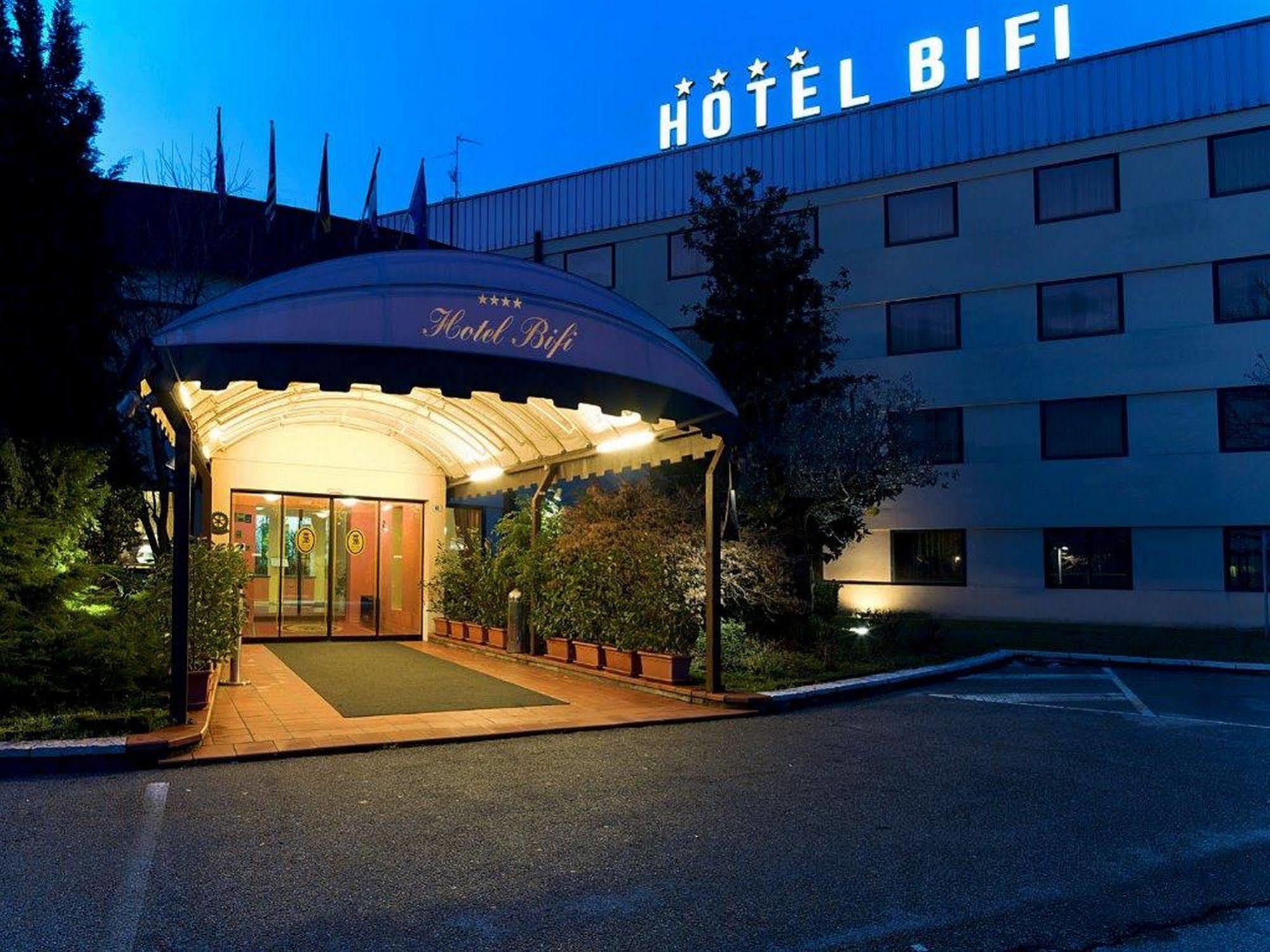 Hotel Bifi คาซาลมักจิโอเร ภายนอก รูปภาพ